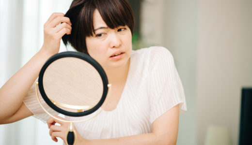 アラサー女性の白髪の原因と対策