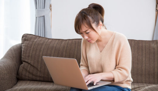 猫背は髪の毛の大敵？その関係性と猫背改善法6つを解説