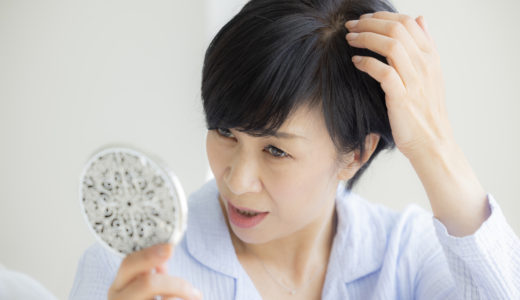 頭皮が赤い原因とは？薄毛に繋がる危険信号
